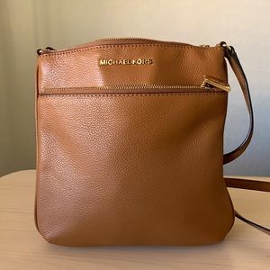 Michael Kors Jet Set Leather Flat Crossbody Bag